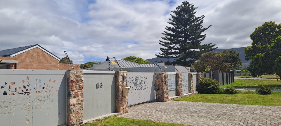 Commercial Property for Sale in Sandbaai Western Cape
